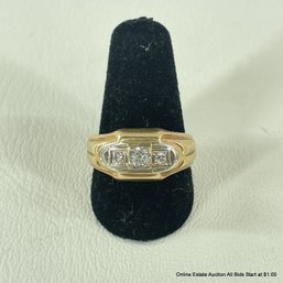 14 Karat Yellow Gold Ring With 3 Diamonds  5 Grams Size 8