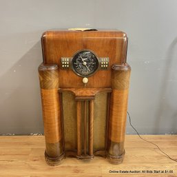 1939 Zenith Automatic 7-Tube Receiver Long Distance Radio Art Deco Floor Model (LOCAL PICK UP ONLY)