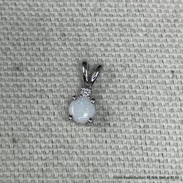 14K White Gold Opal Pendant 0.80 Grams