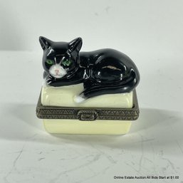 Porcelain Cat Form Ring Box