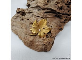 14K Yellow Gold And Diamond Maple Leaf Brooch Total Weight 8 Grams