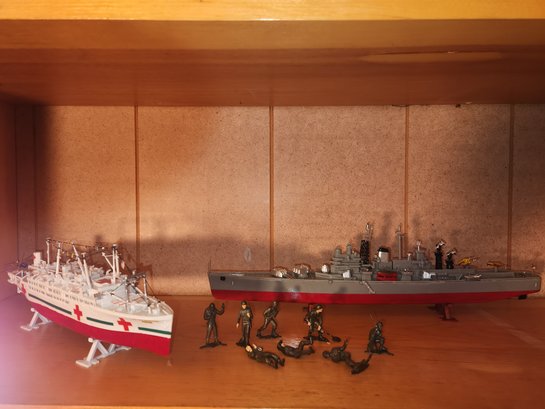 9 Model Boats, 2 Tinks And Army Men All Plastic