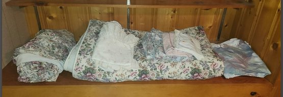 Full Size Floral Comforter & Sheets W Extras