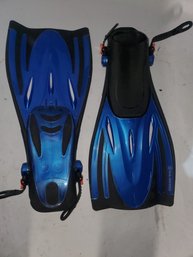 US Divers Flippers Size 9-13