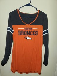 Women's Size Large Denver Broncos Long Sleeve Shirt