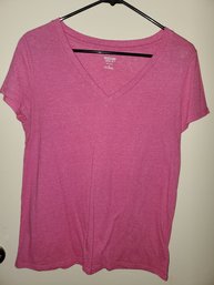 Mossimo Size Medium Short Sleeve V-neck