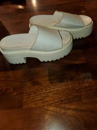 Pretty Little Thing Women's Size 6 Platform Sandles