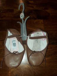 Danskin Children's Size 10 Freestyle Slip On