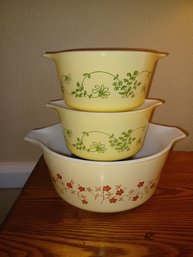 Pyrex Bowls X3