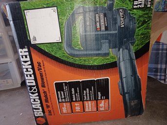 Black & Decker Vac & Mulch Blower Vac-used