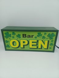 Bar Open Clover Box Light