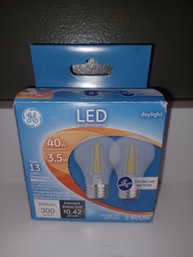 GE LED Lightbulb 40w Replacement 3.5w