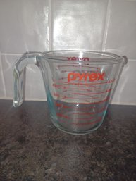 Pyrex Glass Measuring 2 Cups