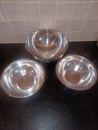 Metal Bowls X3 1 Hard Plastic Bowl