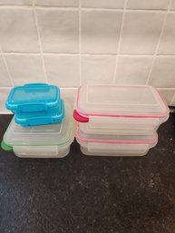 3 Sterilite And 2 Unknown Brand Tupperware With Locking Lids.