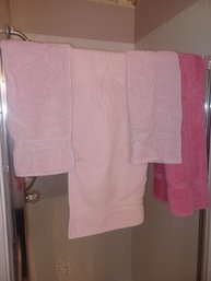 4pc Pink Towel Set-pre Owned