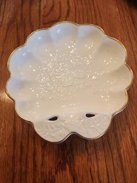 Royal Doulton, Fine Porcelain Candy Dish, Seashell Shape 6' X 5.5'