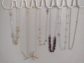 23 Pieces Jewelry Hangers Included