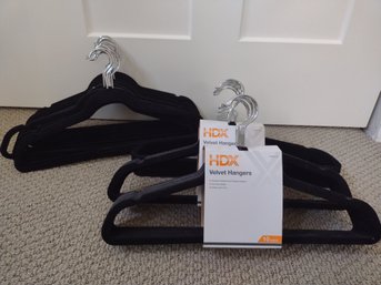 HDX Velvet Hangers 4 Pack
