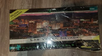 Las Vegas, Nevada 750pc Glow In The Dark Puzzle