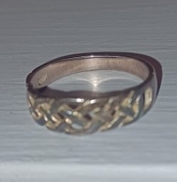 925 Sterling Criss Cross Ring Size 6