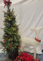 Christmas Tree Reindeer Decor