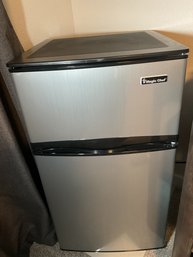 Magic Chef Mini Fridge And Freezer Good Working Condition