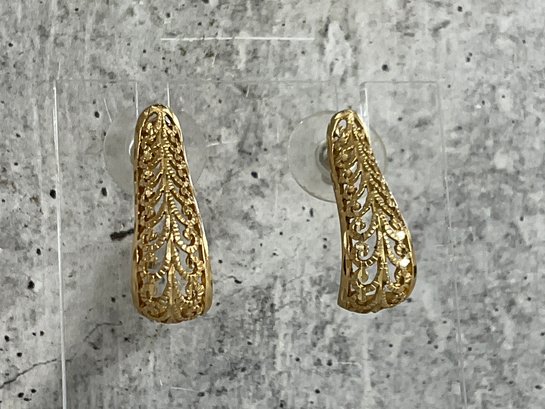 008 Vintage 14k Gold Estate Swirl Filigree Earrings
