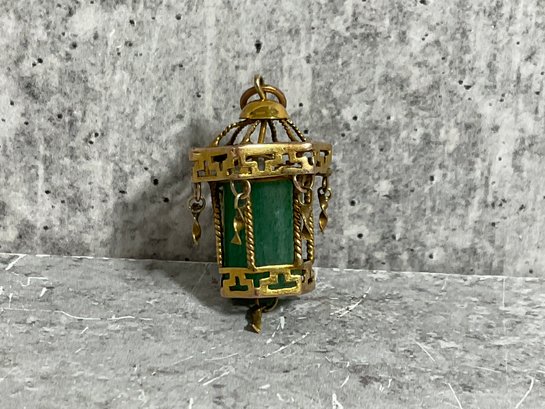 028 Vintage 14k Gold Chinese Jade Lantern Necklace Pendant