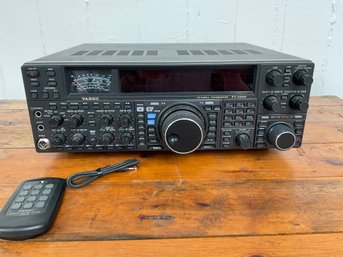 01 Yaesu FT-2000 HF/50HMz Transceiver  Remote Keypad FH-2