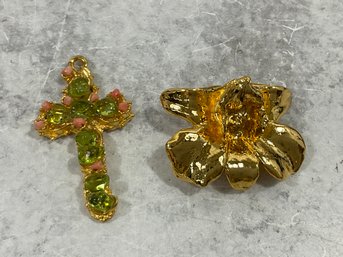 082 Lot Of 2 Gold Tone And 12k Gold Plated Vintage Jewelry Flower GF Brooch, Green Glass & Coral Cross Pendant