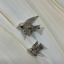 021 Pair Of Beau Sterling Silver Big And Small Bird Brooch Pins