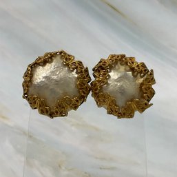 038 Vintage DeMario N.Y. Gold Tone Pearl Clip On Earrings