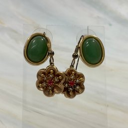 032 Lot Of Two Gold Tone Vintage Earrings, Jade, Pearl And Pink Gem Flowers