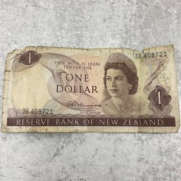 124 1975-1977 Reserve Bank Of New Zealand 1 Dollar Banknote