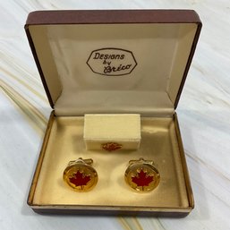 172 Vintage Designs By Brco Gold Tone Canadian Maple Leaf Cufflinks