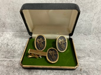221 Vintage San Francisco Themed Gold Tone And Black Cufflinks And Tie Clip
