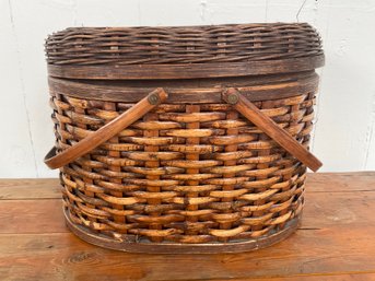 182 Vintage Brown Rattan Wicker Picnic Basket