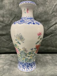 017 Chinese Chinoiserie Porcelain Hand Painted Vase