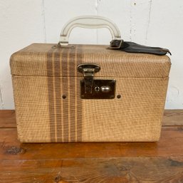 #86RB Vintage 1950s Travel Case Luggage / Make Up Case