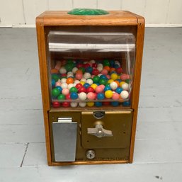 #109RC Vintage 1950s 'Baby Grand' Victor Vending Corp Gumball Machine