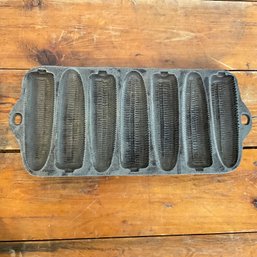 #154RC Vintage Cast Iron Cornbread 7 Ear Molds  Pan