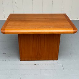 #177F Mid Century Modern Teak Danish Coffee Table / Side Table