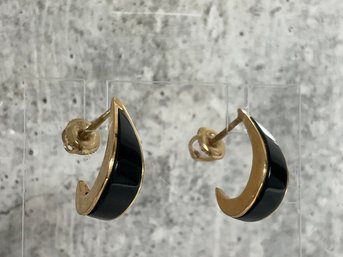 009 Vintage 14k Gold Black Onyx Half Hoop Twist On Earrings