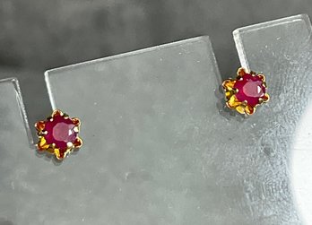 015 Vintage Small Stud 14k Gold Ruby Earrings