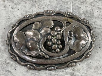 052 Vintage Art Nouveau Sterling Silver Brooch Pin