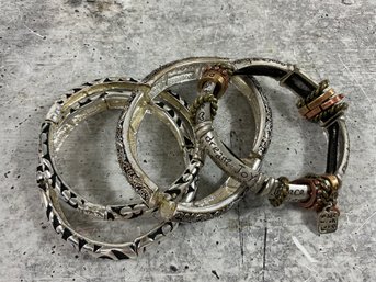 054 Lot Of 4 Vintage Silver Bangle Stretchy Bracelets, Charm Bangle Is Sterling