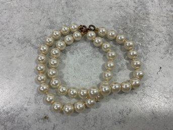 059 Pair Of Vintage Faux Pearl Beaded Bracelets