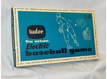 (QA39) Vintage Tudor Tru-Auction Electric Football Game In Box With Parts