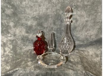 (MC98) Lot Of 4 Glass Items Steuben, Decanters And Vase